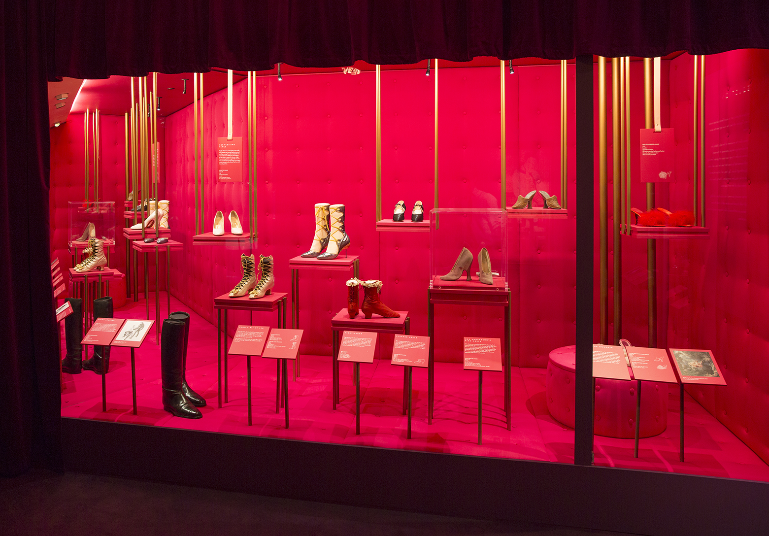 1._Installation_view_of_Shoes_Pleasure_and_Pain_13_June_2015_-_31_January_2016_c_Victoria_and_Albert_Museum_London